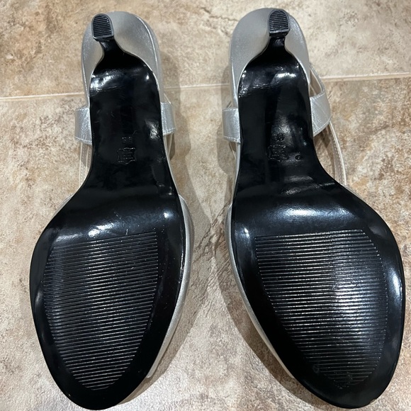 Caparros Dressy Silver Heels - Picture 4 of 4